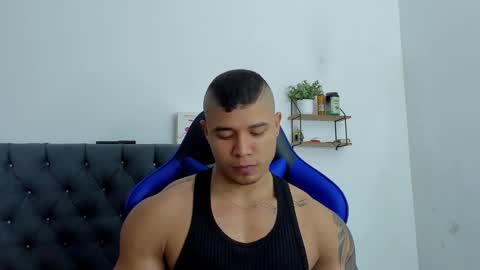 Snapshot of adam_boss chatting on October 16, 5:52 am adam boss online show from October 16, 5:52 am