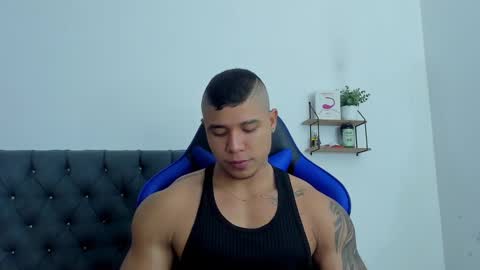 Snapshot of adam_boss chatting on October 26, 7:03 am adam boss online show from October 26, 7:03 am