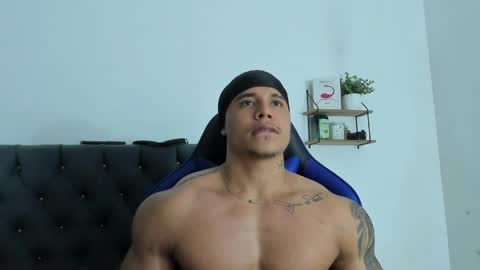 Snapshot of adam_boss chatting on April 9, 9:42 pm adam boss online show from April 9, 9:42 pm