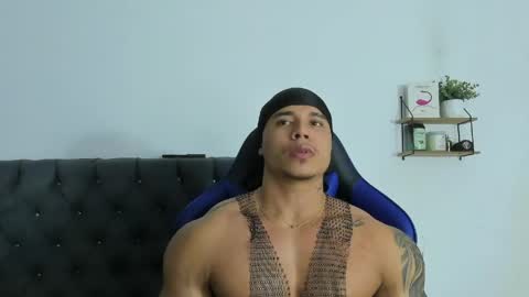 Snapshot of adam_boss chatting on April 30, 8:42 am adam boss online show from April 30, 8:42 am