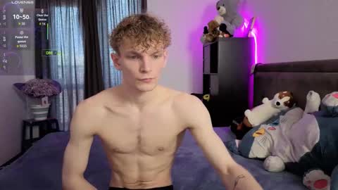 adam_chriss online show from October 20, 7:53 am