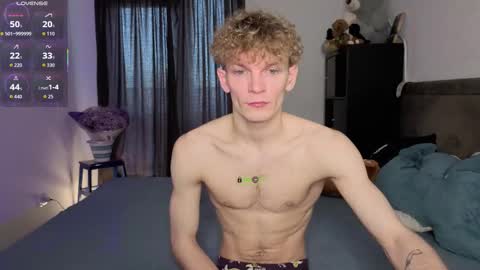 adam_chriss online show from October 21, 9:10 am