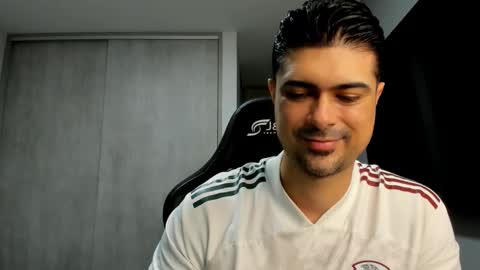 adam clarke online show from March 6, 2:08 am