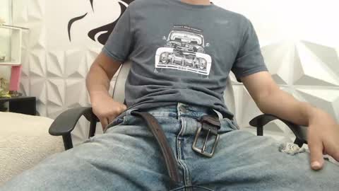 Snapshot of adam_evehotroom chatting on February 5, 7:10 pm adam_evehotroom online show from February 5, 7:10 pm