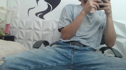 Snapshot of adam_evehotroom chatting on February 6, 9:49 pm adam_evehotroom online show from February 6, 9:49 pm