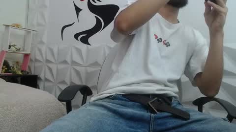Snapshot of adam_evehotroom chatting on February 11, 8:10 pm adam_evehotroom online show from February 11, 8:10 pm