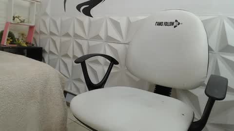 Snapshot of adam_evehotroom chatting on February 24, 12:30 am adam_evehotroom online show from February 24, 12:30 am