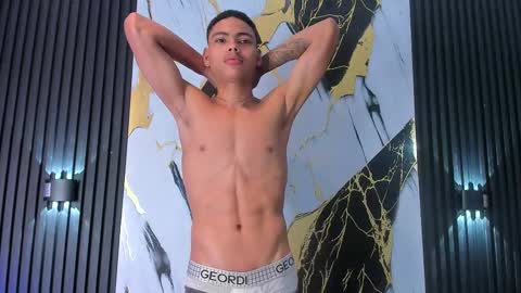 adam_piarse online show from February 26, 4:36 am