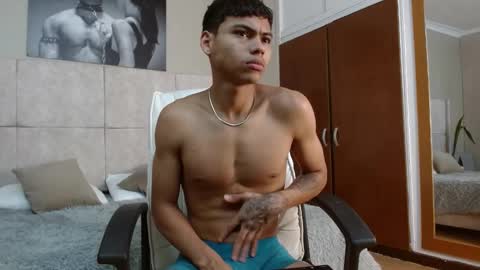 adam_piarse online show from September 22, 12:56 am