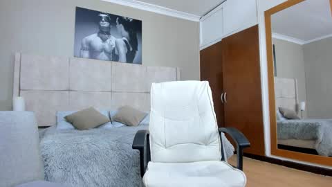 adam_piarse online show from October 14, 12:50 pm