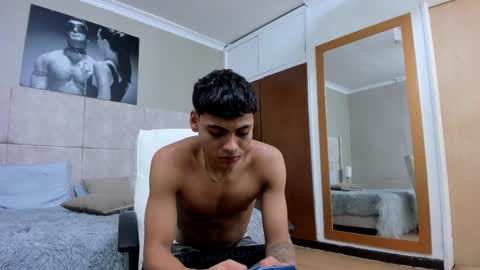 adam_piarse online show from October 15, 4:01 am