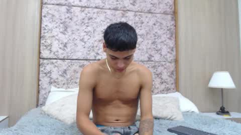 Snapshot of adam_piarse chatting on February 19, 2:35 pm adam_piarse online show from February 19, 2:35 pm