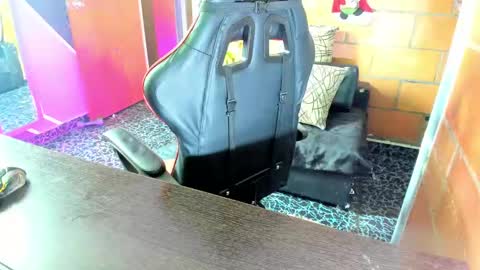 Adam Valencia online show from January 4, 9:09 pm