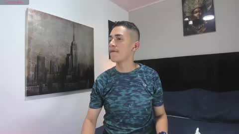 adam_walker_1 online show from April 26, 5:21 pm