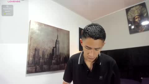 adam_walker_1 online show from May 18, 1:50 pm