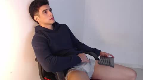 Snapshot of adama_soa chatting on October 7, 6:54 am Hello guys excuse my absence I will be absent for several days for health reasons I hope you understand thank you very much. online show from October 7, 6:54 am