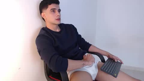 Snapshot of adama_soa chatting on October 9, 5:49 am Hello guys excuse my absence I will be absent for several days for health reasons I hope you understand thank you very much. online show from October 9, 5:49 am