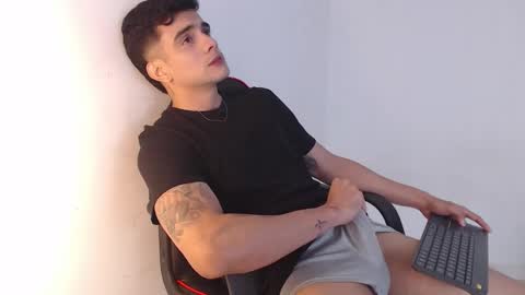 Snapshot of adama_soa chatting on October 28, 5:44 am Hello guys excuse my absence I will be absent for several days for health reasons I hope you understand thank you very much. online show from October 28, 5:44 am