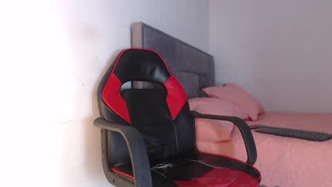 Snapshot of adama_soa chatting on April 4, 4:55 am Hello guys excuse my absence I will be absent for several days for health reasons I hope you understand thank you very much. online show from April 4, 4:55 am