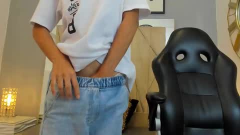 Adams Bobby online show from November 3, 11:11 am