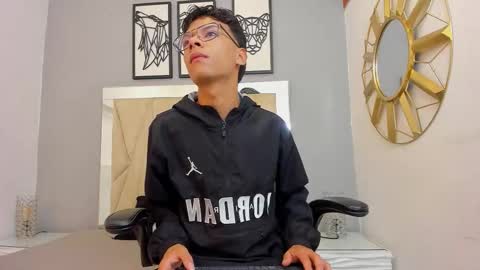 Adams Bobby online show from February 2, 11:09 am