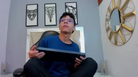 Adams Bobby online show from March 19, 11:14 am