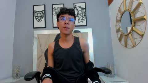 Adams Bobby online show from May 4, 11:17 am