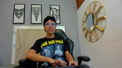 Adams Bobby online show from May 15, 10:55 am