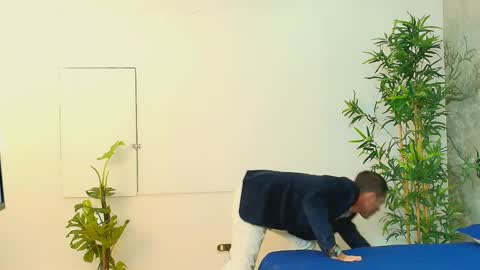 Snapshot of adams_sanz chatting on April 2, 7:00 pm Im Adams Sanz online show from April 2, 7:00 pm