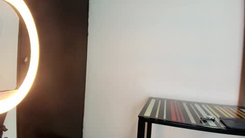 Snapshot of adamswalkerr_ chatting on March 18, 1:03 pm AdamsWalkerr online show from March 18, 1:03 pm