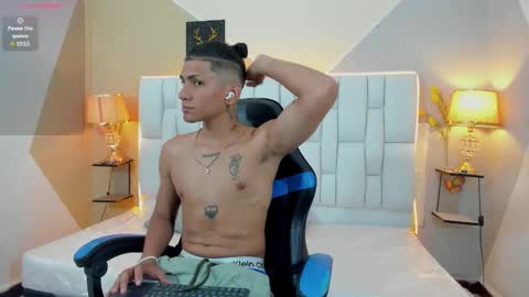 Snapshot of adan_oriol chatting on November 25, 3:06 am Adan Oriol online show from November 25, 3:06 am