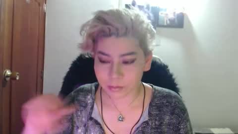 Snapshot of adan_romanoff chatting on November 2, 7:00 am adan_romanoff online show from November 2, 7:00 am