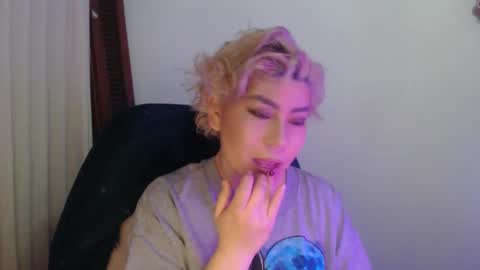 Snapshot of adan_romanoff chatting on January 11, 9:36 am adan_romanoff online show from January 11, 9:36 am