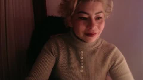 Snapshot of adan_romanoff chatting on February 7, 7:34 am adan_romanoff online show from February 7, 7:34 am