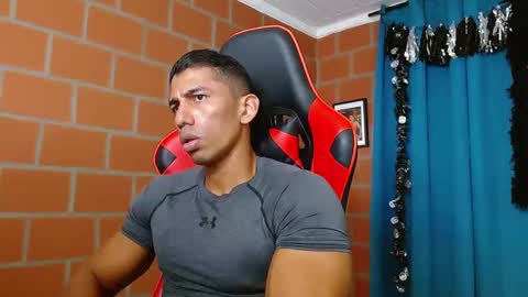 Adan Sin online show from December 2, 6:54 pm