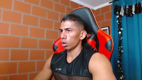 Adan Sin online show from December 11, 6:31 pm