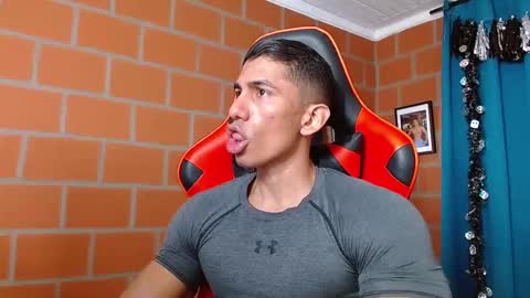 Adan Sin online show from December 14, 3:58 pm