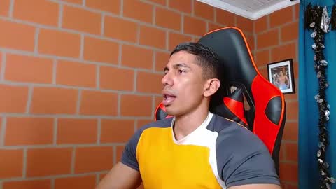 Adan Sin online show from December 19, 7:18 pm