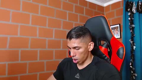 Adan Sin online show from December 21, 6:55 pm