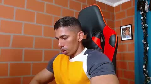 Adan Sin online show from December 24, 8:05 pm