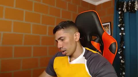 Adan Sin online show from January 7, 9:25 pm