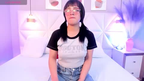 Snapshot of adara_carter_ chatting on September 23, 6:05 am adara_carter_ online show from September 23, 6:05 am