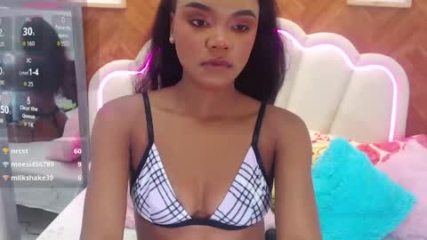 adarose_ online show from May 3, 11:55 pm