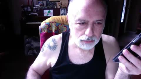 Snapshot of add_me_2 chatting on February 26, 3:33 pm add_me_2 online show from February 26, 3:33 pm