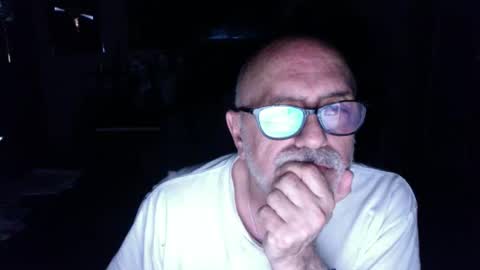 add_me_2 online show from May 8, 7:03 am