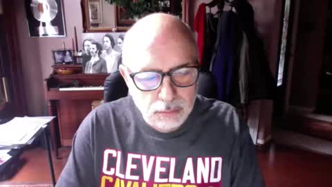 add_me_2 online show from May 15, 2:02 pm
