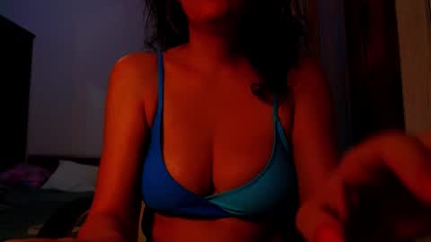 amy        online show from October 8, 11:24 pm