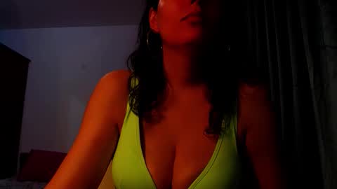 Snapshot of addicted2uts chatting on April 16, 10:38 am amy online show from April 16, 10:38 am