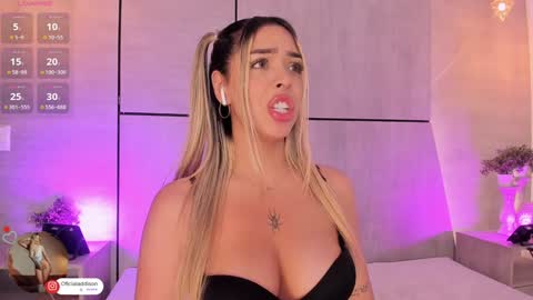 Snapshot of addison_baker chatting on January 21, 11:13 pm A D D I S O N online show from January 21, 11:13 pm