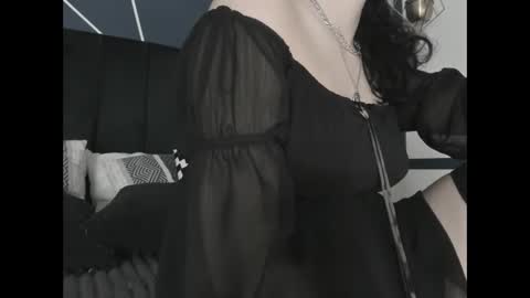Snapshot of adeelinee chatting on January 31, 8:12 pm Ade online show from January 31, 8:12 pm